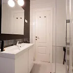 Enjoybcn Tapies Апартаменты *