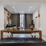Апартаменты Enjoybcn Tapies *