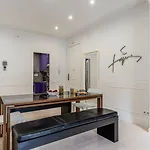 Enjoybcn Tapies Апартаменты *
