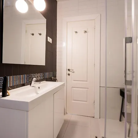 Enjoybcn Tapies Apartament *